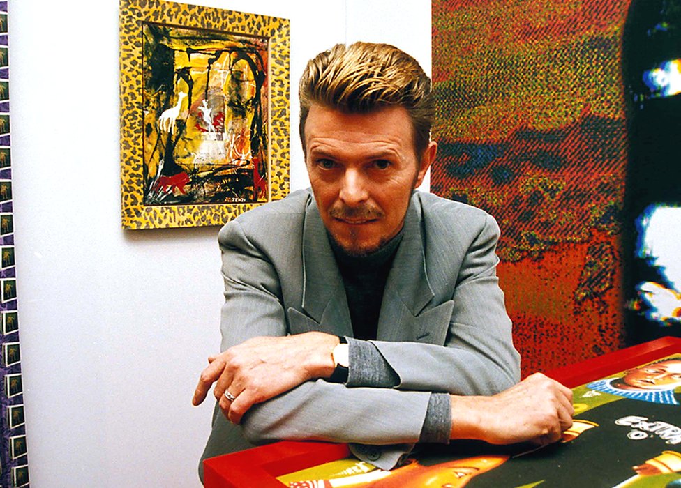 Дэвид Боуи был страстным коллекционером произведений Memphis Group, многие из которых были проданы с аукциона после его смерти