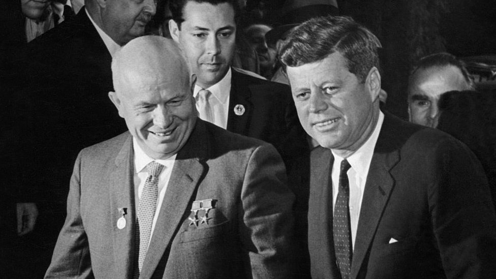 JFK con Krushchev en 1961