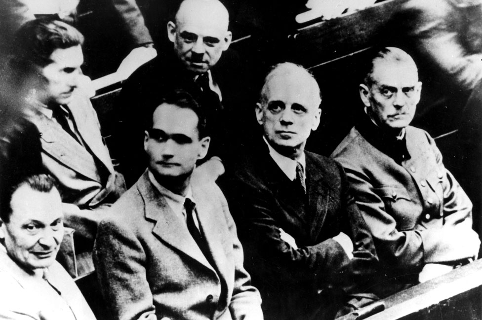 Goering, Hess, Ribbentrop y Keitel en Nuremberg.