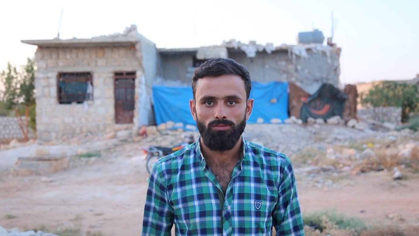 محمد الخلف – من أمام منزله المتضرر من القصف في إدلب