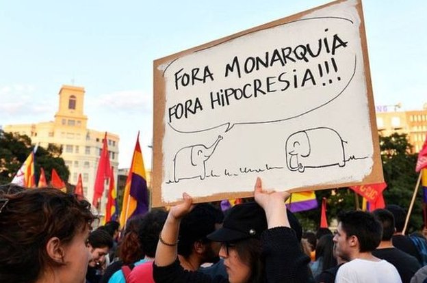مظاهرات الجمهوريين في برشلونة لدى تنازل خوان كارلوس عن العرش عام 2014