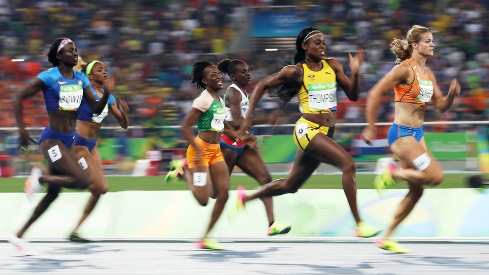 Olympics Rio 2016: Bolt through to 200m final - BBC News