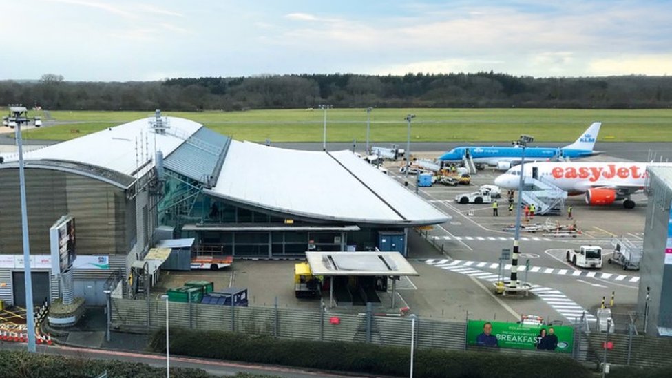 Southampton Airport expansion plan backed by public - BBC News