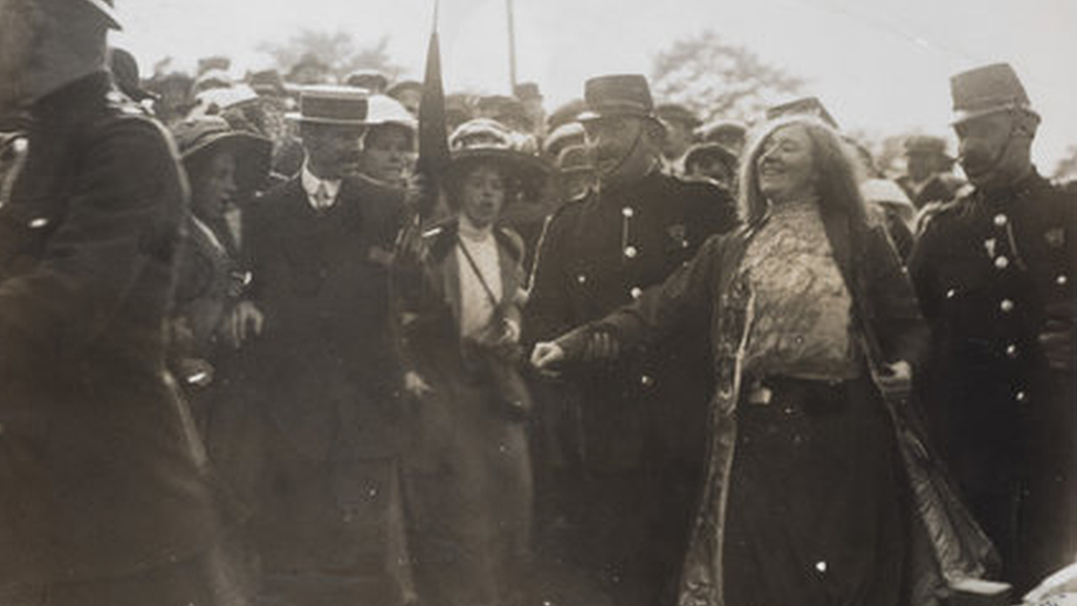 Арест Китти Мэрион на Национальном конгрессе Eisteddfod в 1912 году за критику Дэвида Ллойда Джорджа