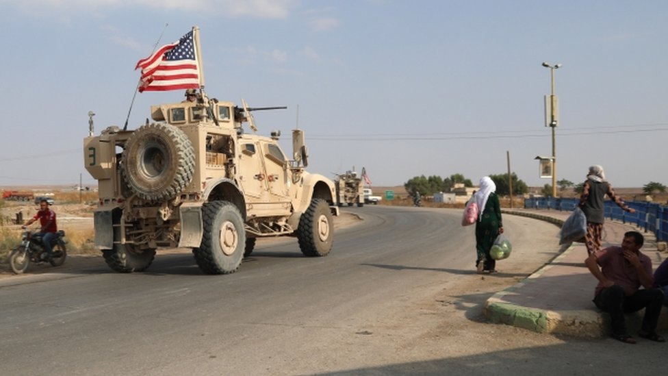 مركبة أمريكية تتجه صوب الحدود العراقية