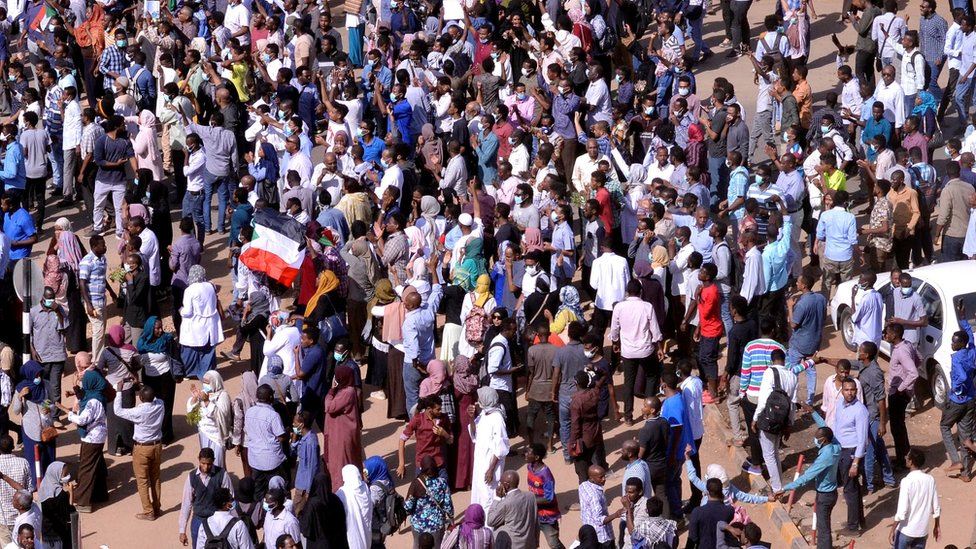 دعوات جديدة إلى الخروج إلى الشوارع حتى إسقاط النظام