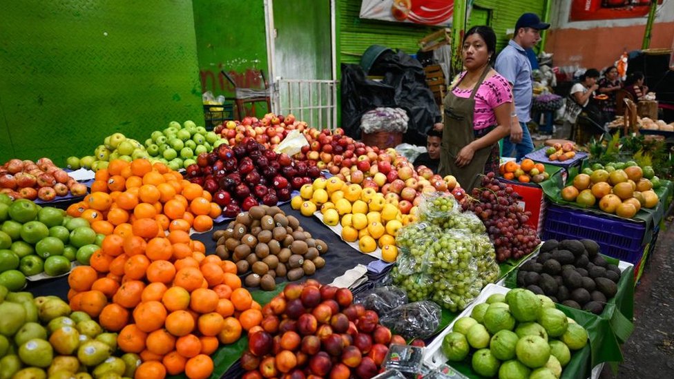 Vendedora de frutas en Guatemala