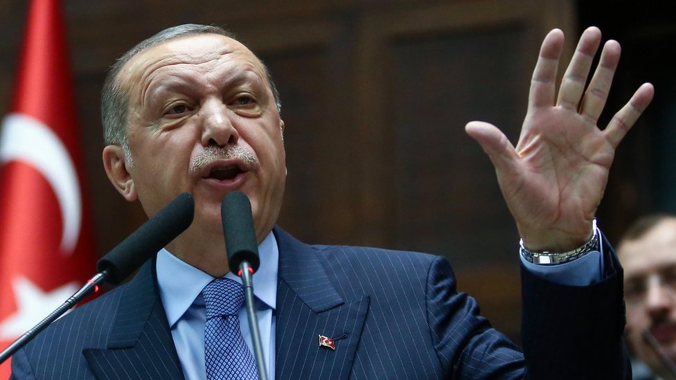 الرئيس التركي رجب طيب أردوغان وصف وسائل التواصل الاجتماعي بأنها "غير أخلاقية".