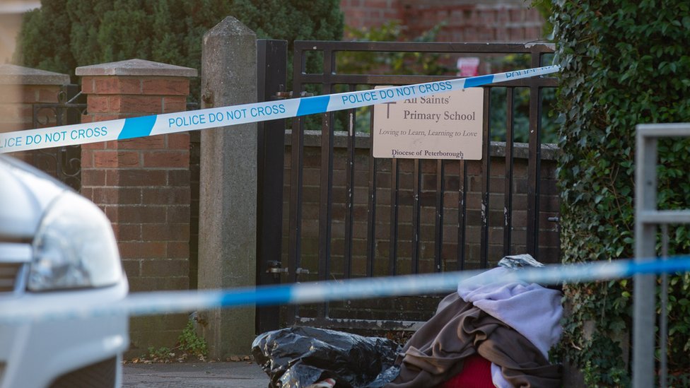 Peterborough stabbing: Man attacked near primary school - BBC News