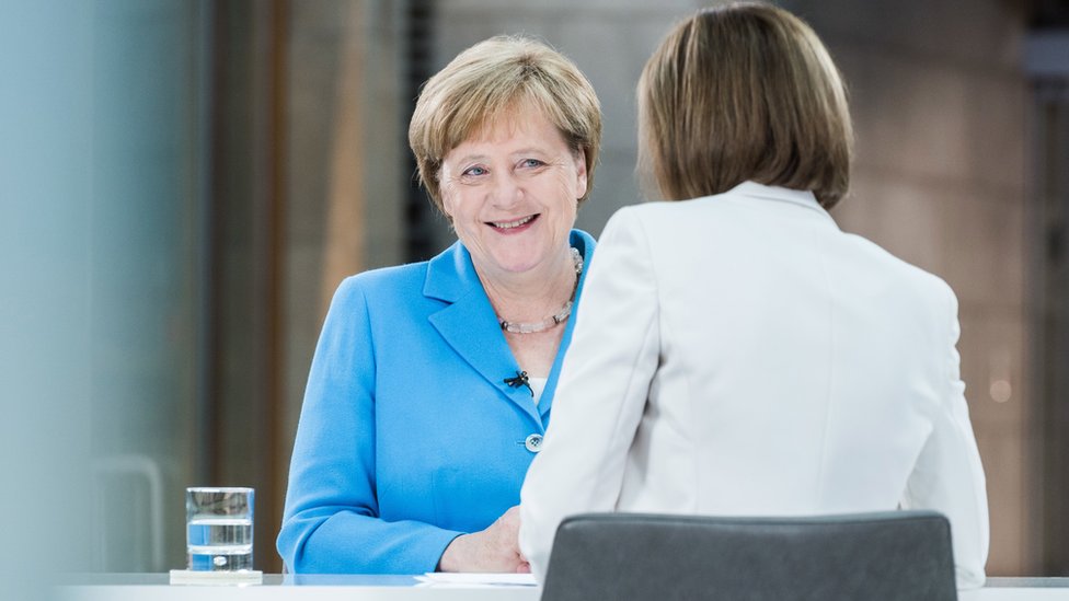 Angela Merkel razgovora sa novinarima nakon stastanka u nedelju