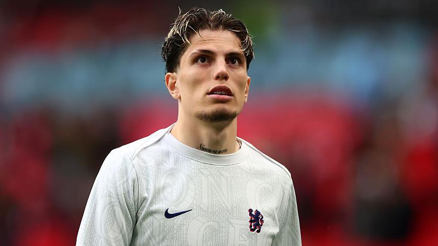 Alejandro Garnacho absent from Chelsea pre-season training - BBC Sport
