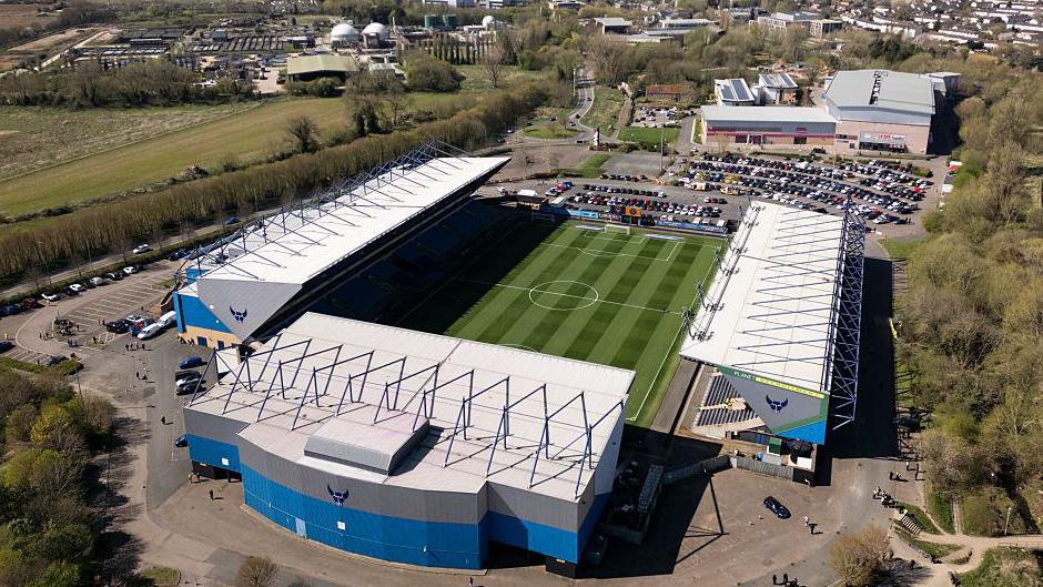 Kassam Stadium extension 'reinforces' Oxford United's move need - BBC News