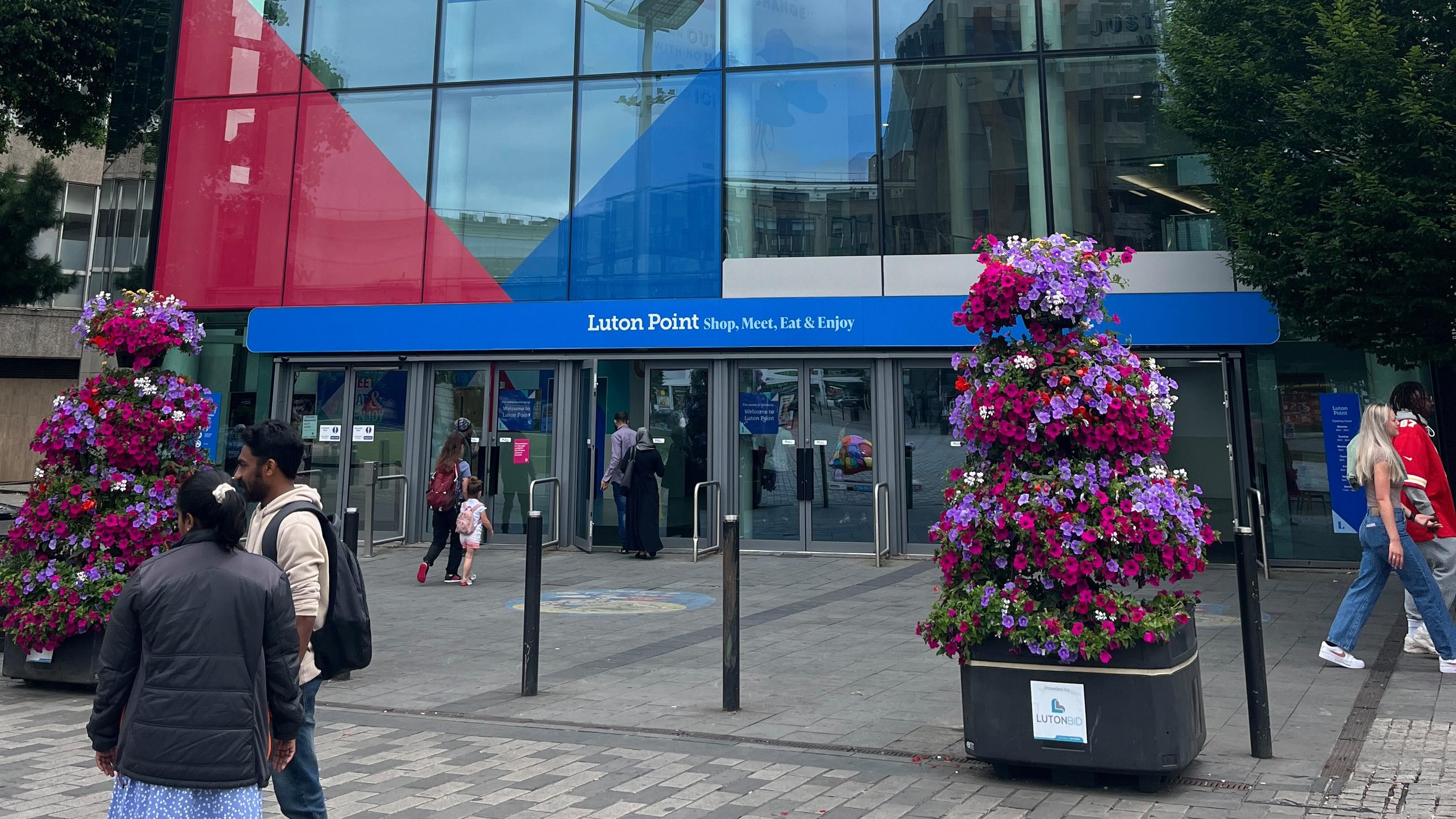 Luton Point shopping centre to ban vaping on its premises