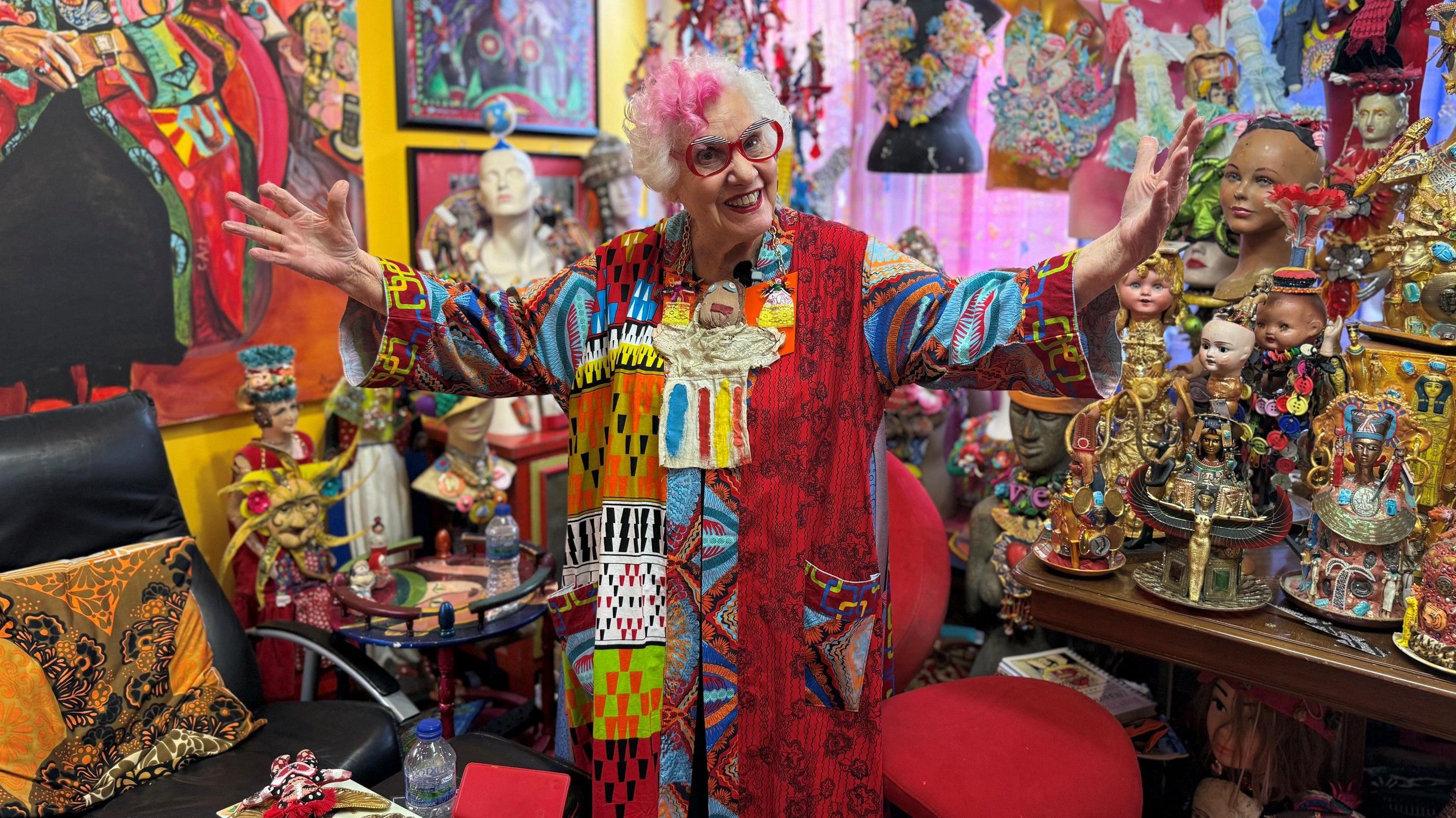 Sue’s factory様 リクエスト 3点 まとめ商品 Sue Kreitzman: The 85-year-old living in her own art installation