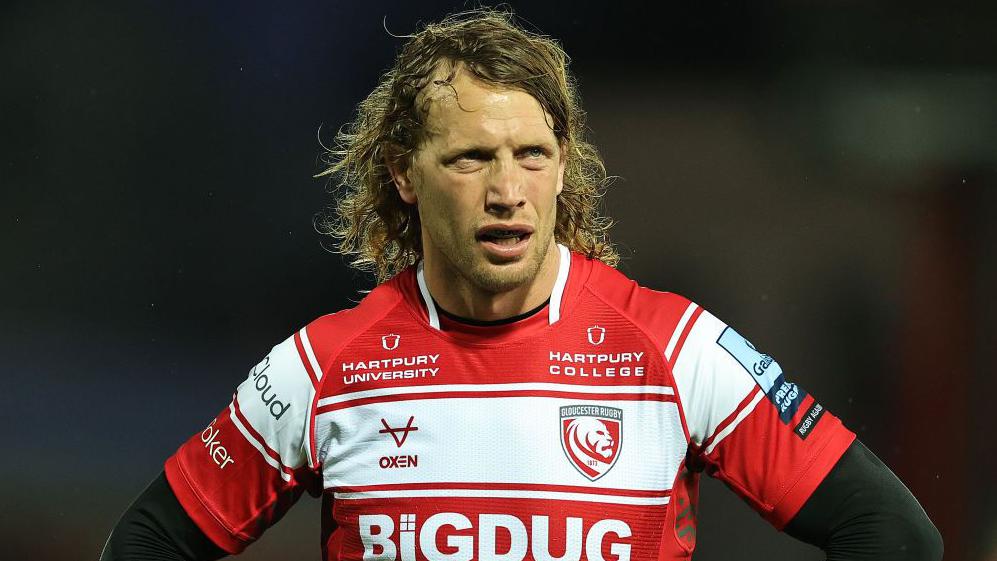 A former England international joins Worcester Warriors as a player-coach.