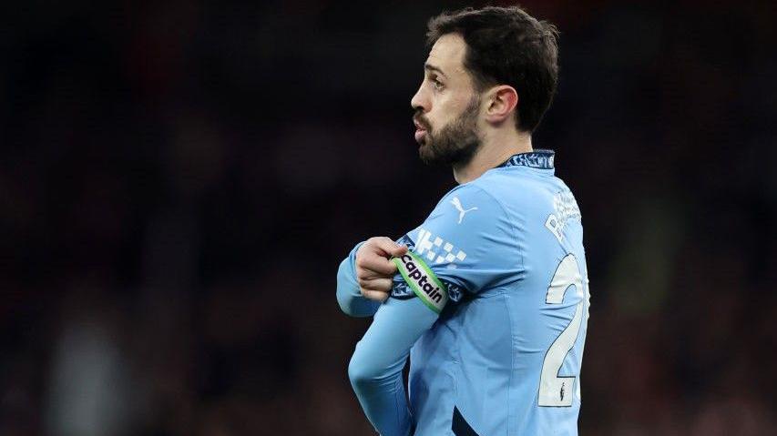 Man City news: Bernardo Silva to stay and become captain - BBC Sport
