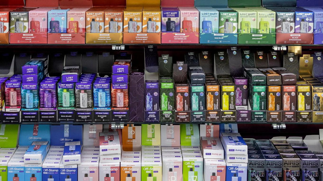 Council urged to pull Sheffield shop licence over illegal vapes