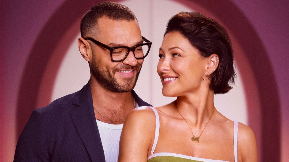 Love is Blind UK: 'It's a very British version' - BBC News
