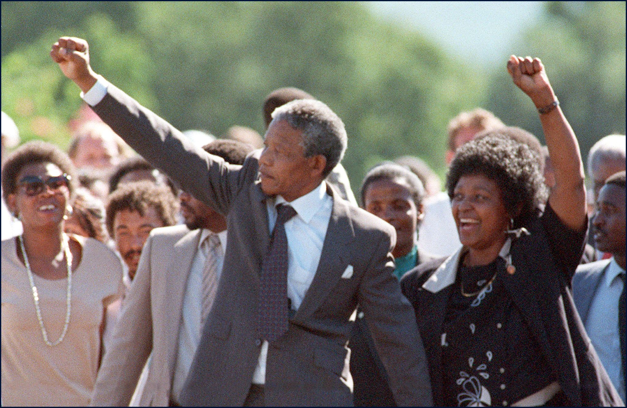 Nelson Mandela, à sa  libération de prison, le 11 février 1990 