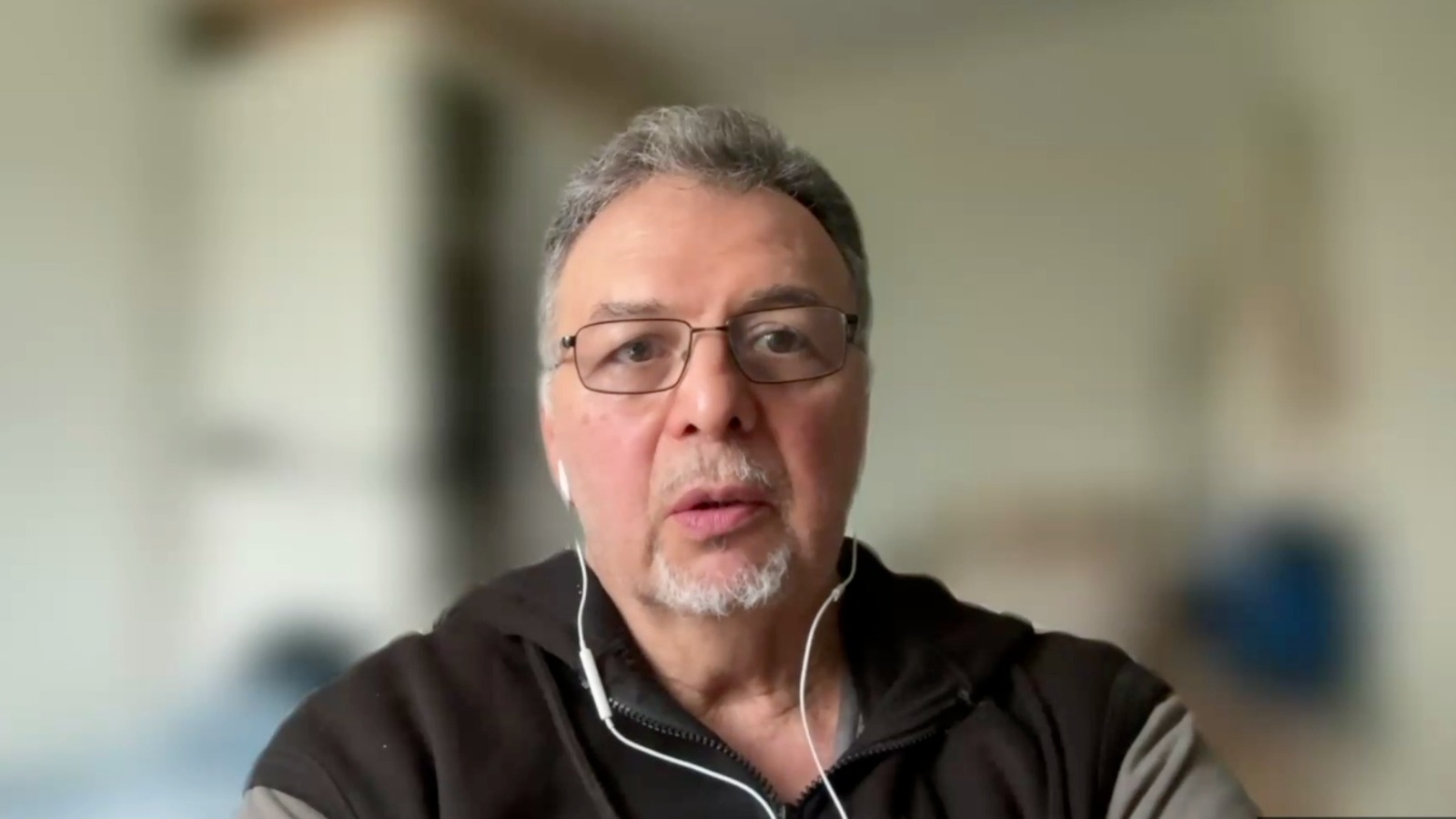 Алишер Илҳомов