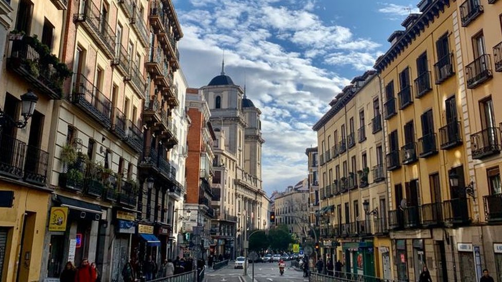 Calle de Toledo desde la Plaza Mayor de Madrid. 