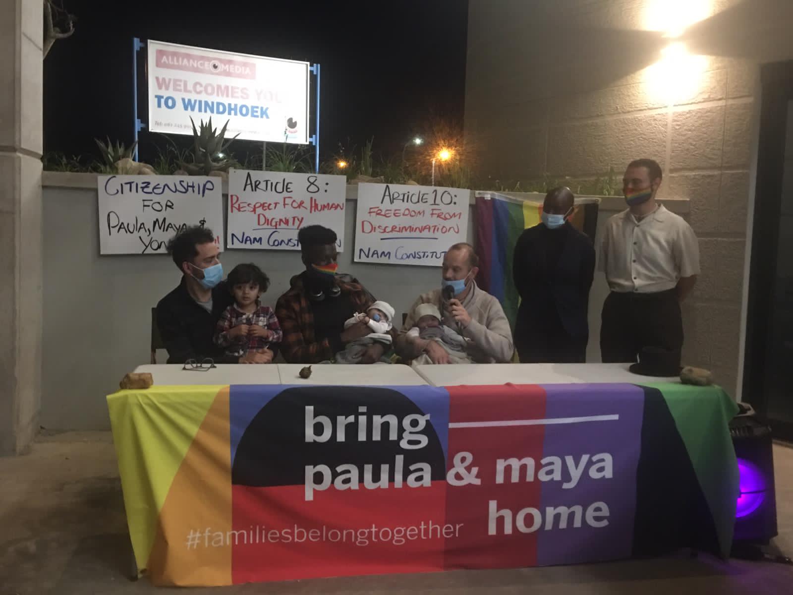 La pareja haciendo activismo en Namibia. 