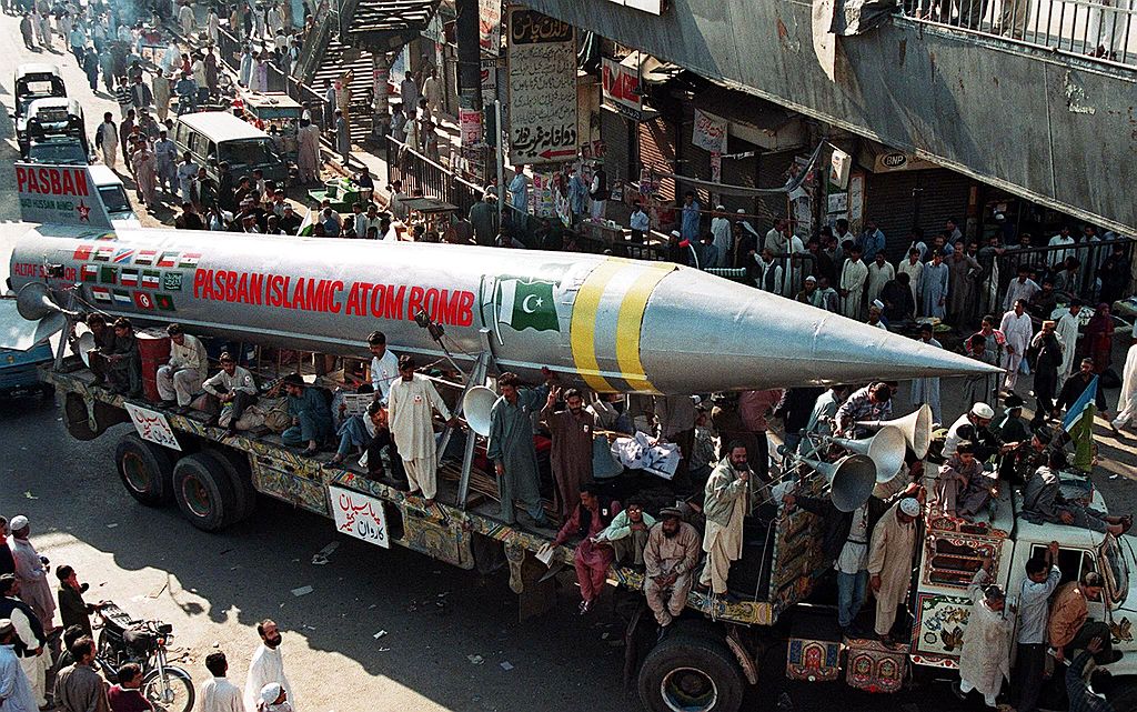 Abdul Qadeer Khan, El Ingeniero Que Robó Los Secretos De La Bomba ...