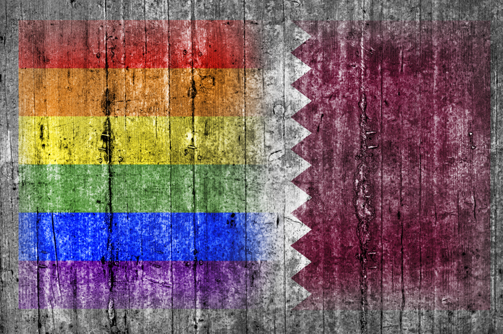 Bandera de Qatar con la LGBT+.