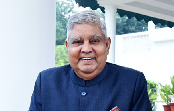 जब कोई नेता चेयरमैन की मिमिक्री कर रहे थे तब आपकी पार्टी के एक शीर्ष नेता उनकी वीडियोग्राफ़ी कर रहे थे. ये कितना हास्यास्पद, शर्मनाक और अस्वीकार्य है.
जगदीप धनखड़
उप-राष्ट्रपति,