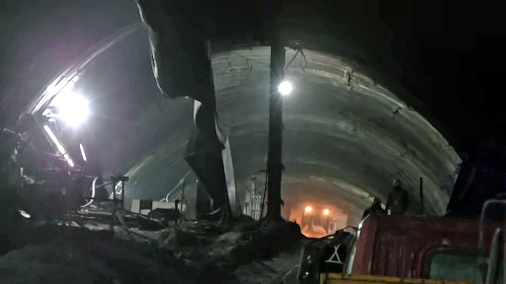 सुरंग में बचाव कार्या