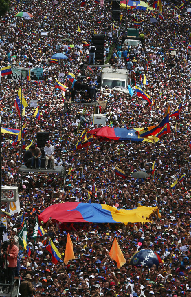 Venezolanos en manifestación. 