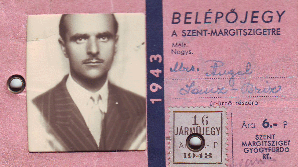 Identity card of Angel Sanz Briz