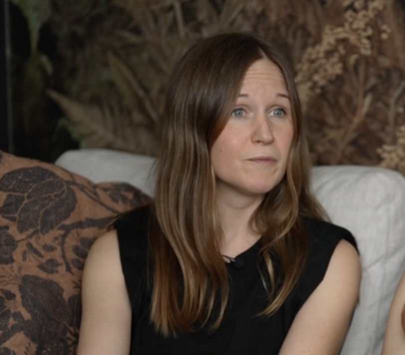 Yalangoch jojalar doggy uslubi, orqa korinish