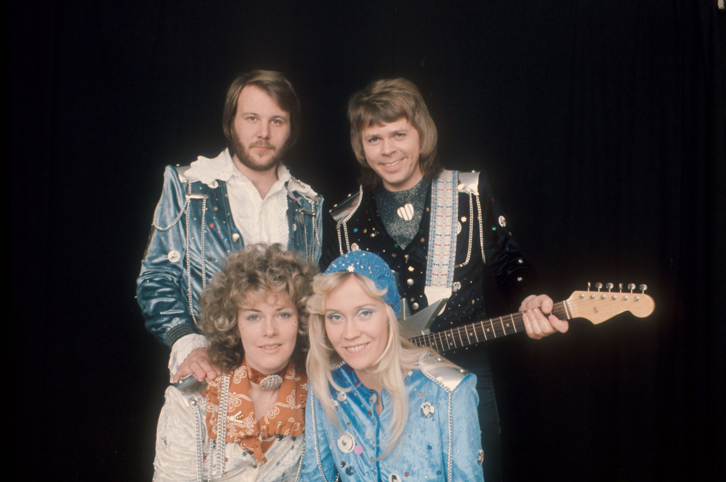 Abba Gold Reaches Record Breaking 1000 Weeks In Uk Album Chart Bbc News 