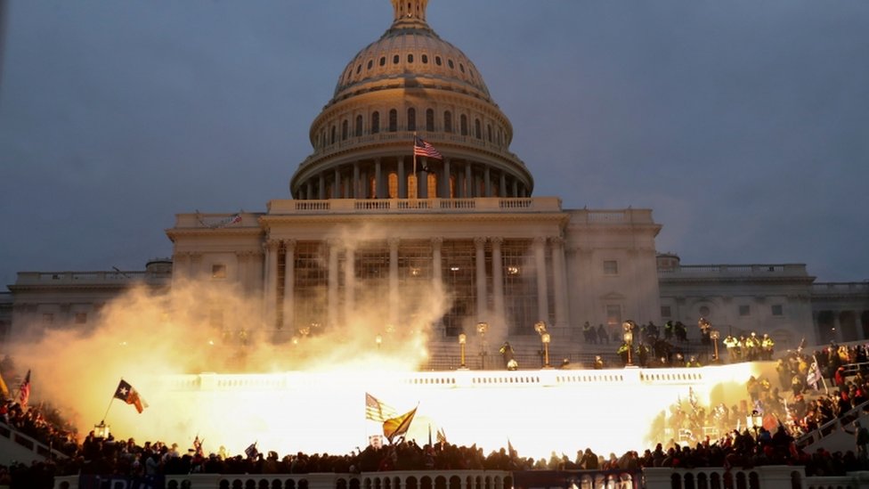 Una explosión controlada a las afueras del Congreso de Estados Unidos 