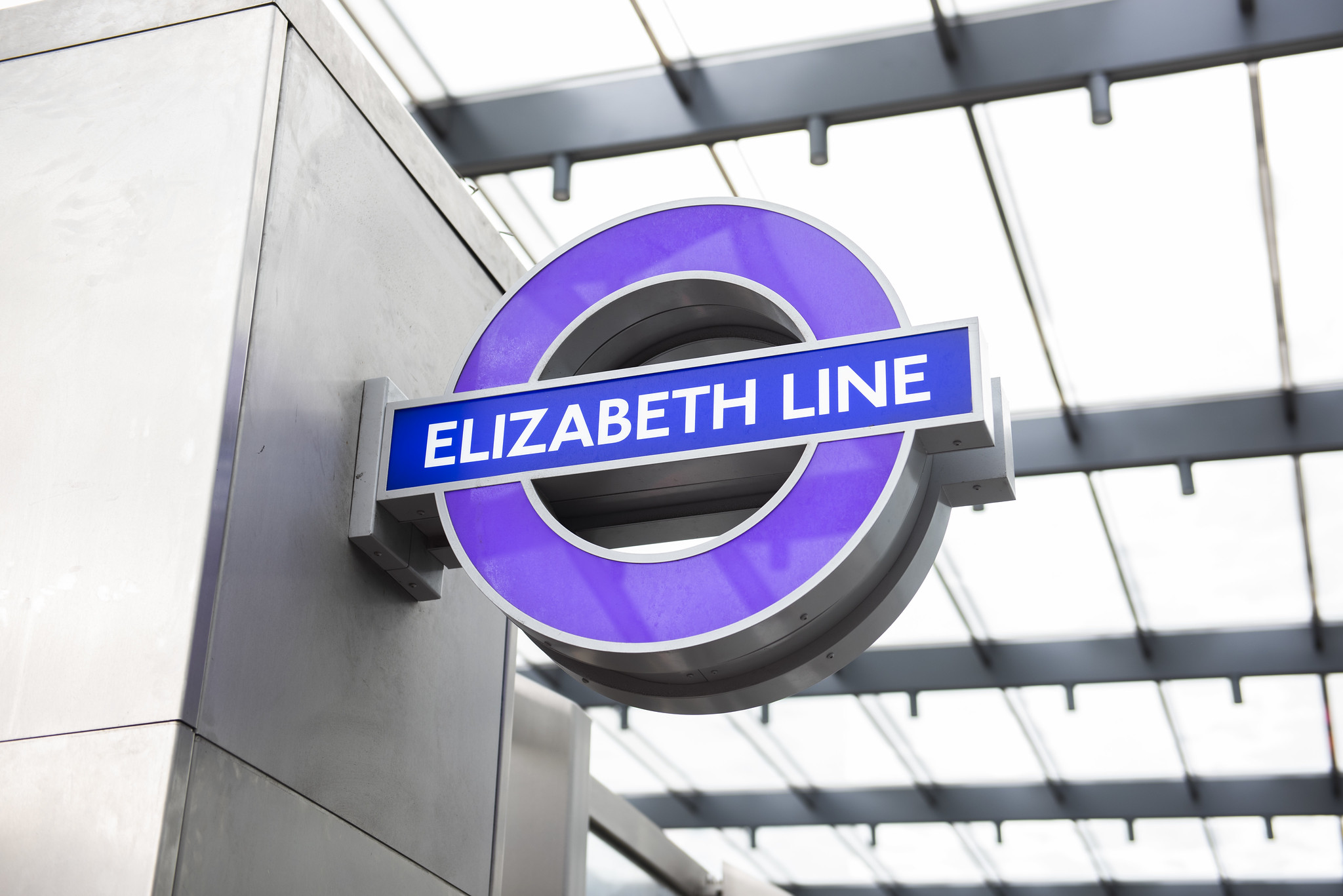 Elizabeth line symbol
