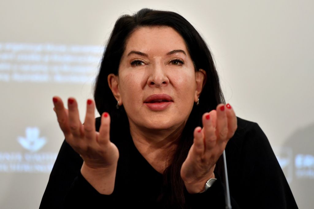 Marina Abramovic: "En el momento en que esto termine, habrá una explosión  de contacto humano" - BBC News Mundo