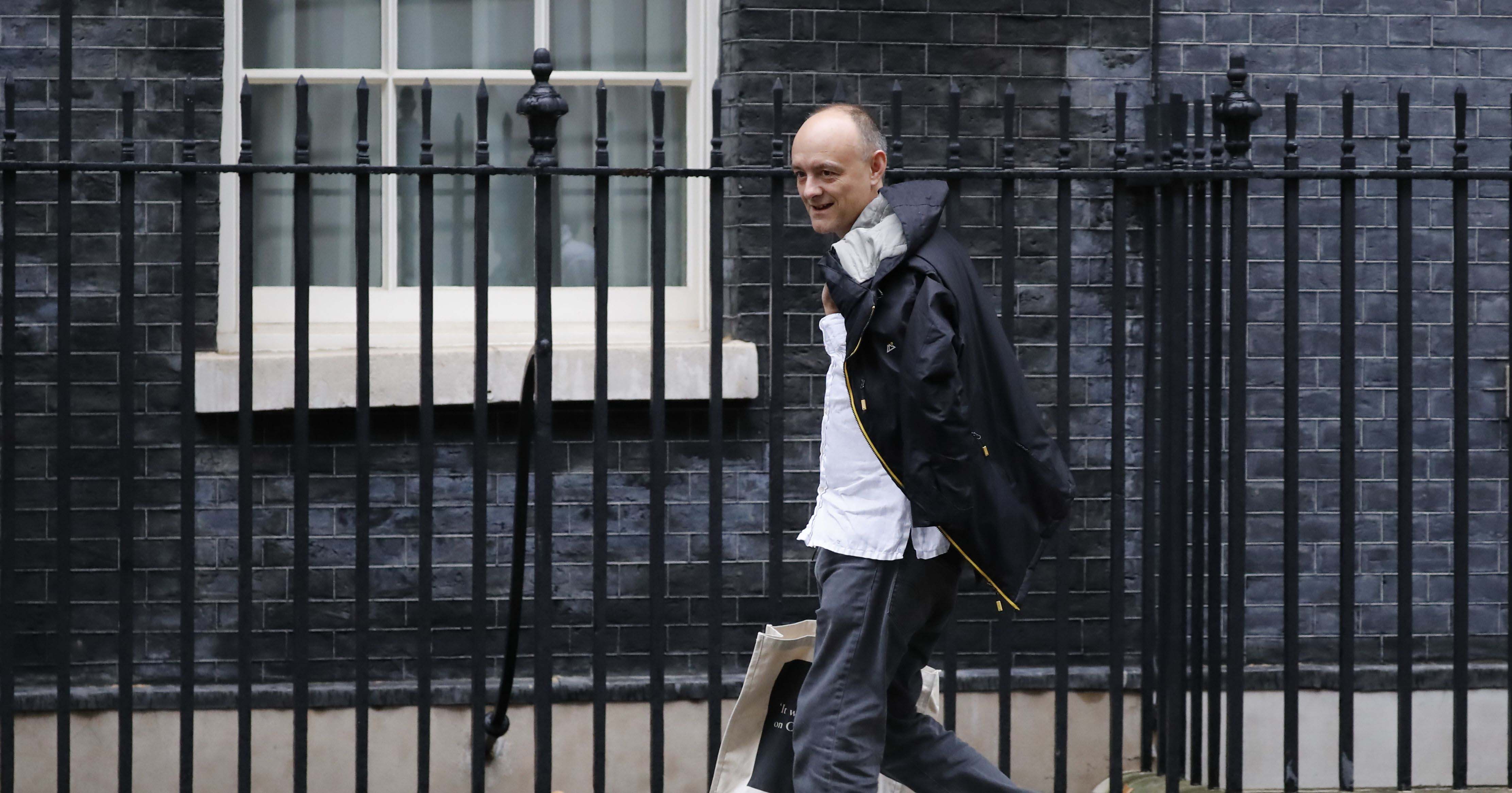 Dominic Cummings walking into No 10 Downing Street