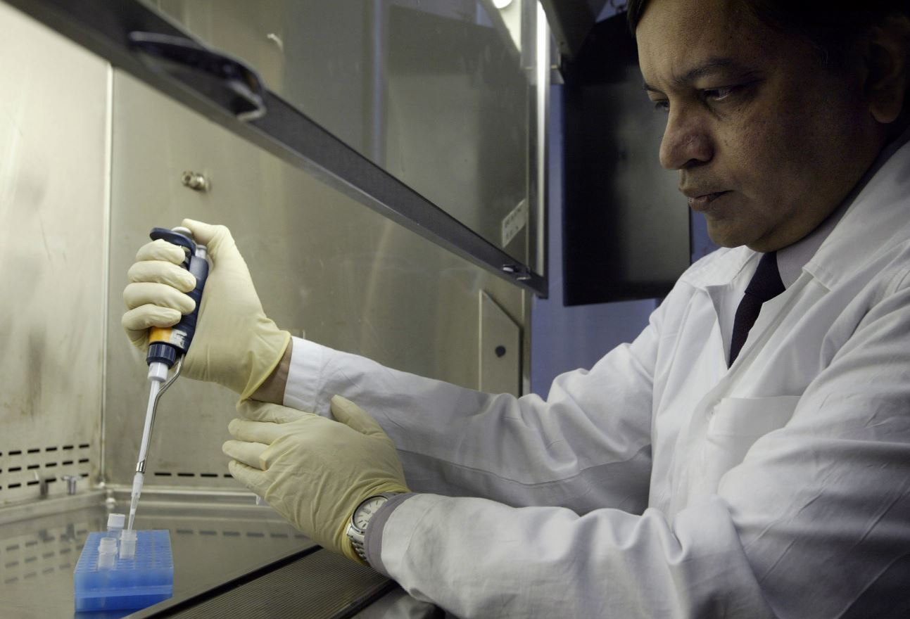 මහාචාර්ය මලික් පීරිස් 