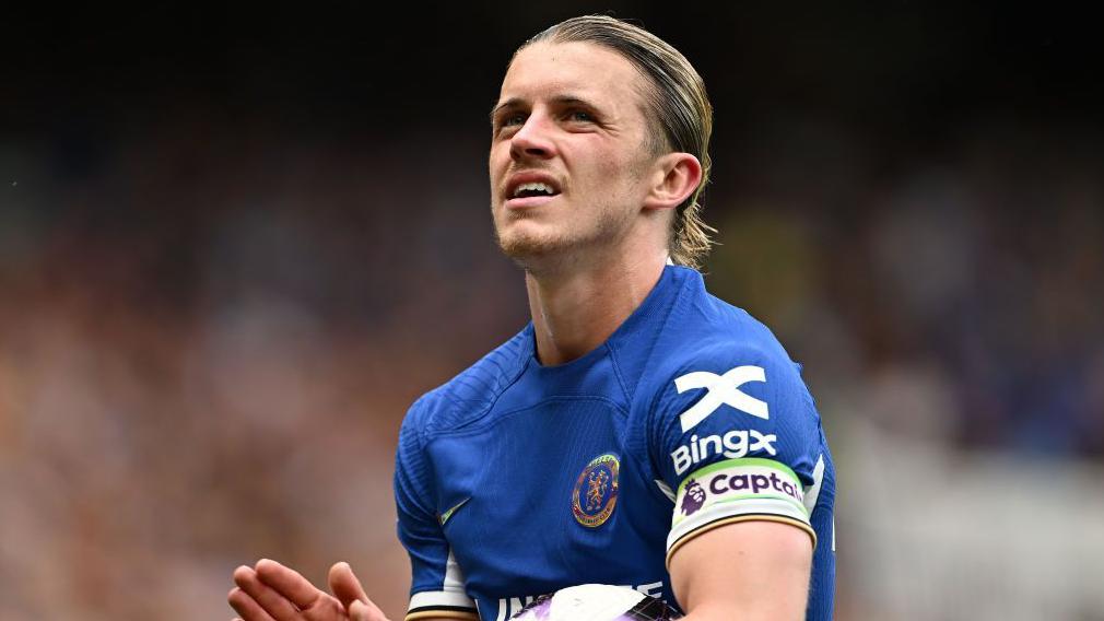 Conor Gallagher: Atletico Madrid hold talks with Chelsea over