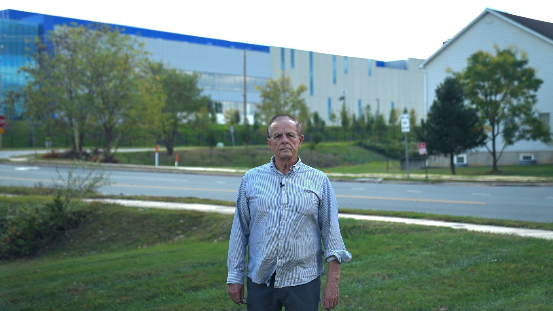 A humming annoyance or jobs boom? Life next to 199 data centres in Virginia  - BBC News