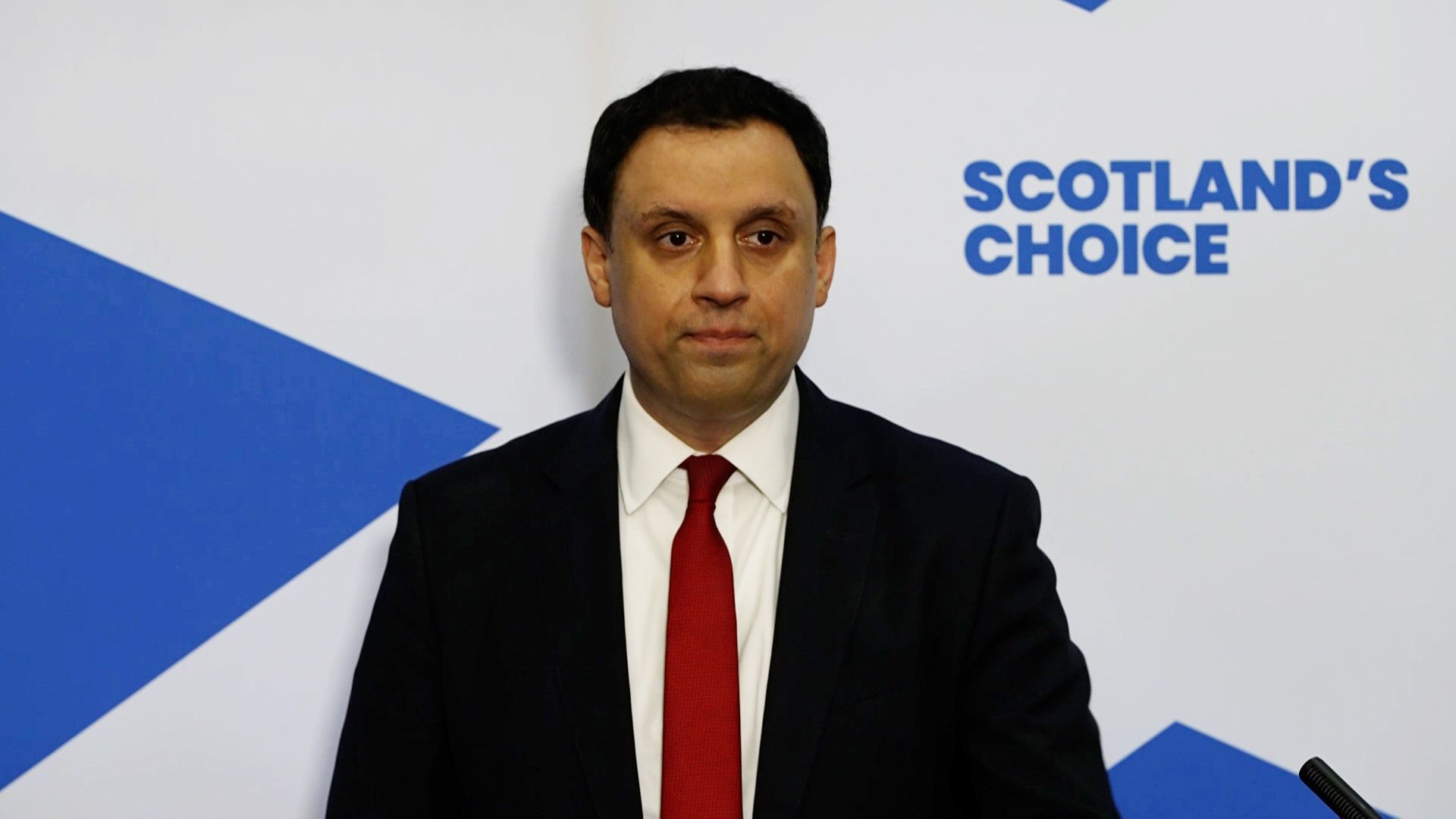 Scottish Labour leader Anas Sarwar calls on Keir Starmer to quit