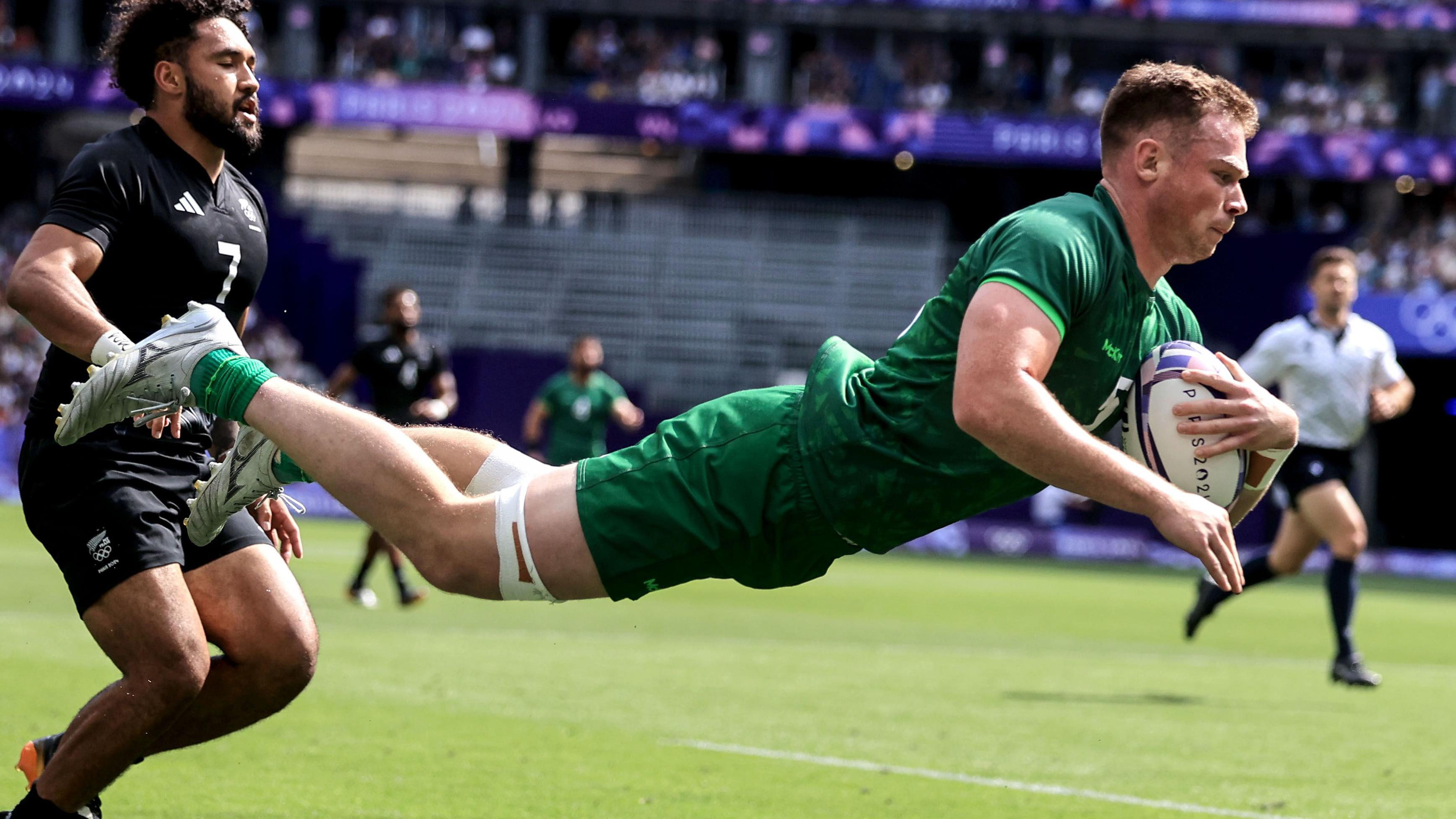New Zealand defeat Ireland to top Pool A in Rugby Sevens - BBC Sport