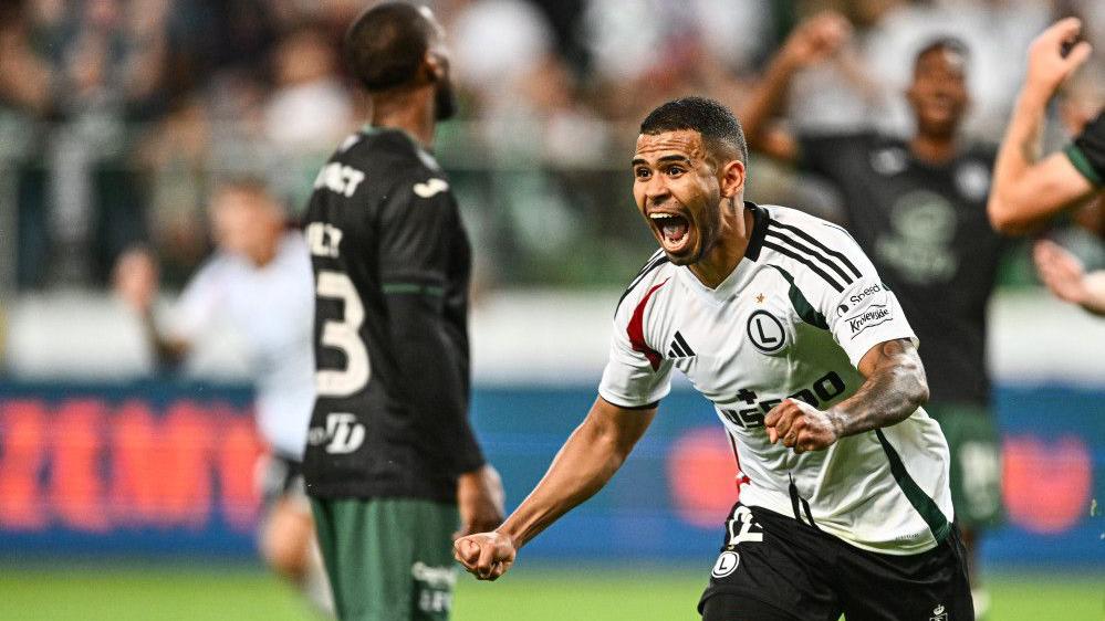 Legia Warsaw 3-3 Hibernian (Agg 5-4): Valiant Scots lose Conference League  play-off - BBC Sport