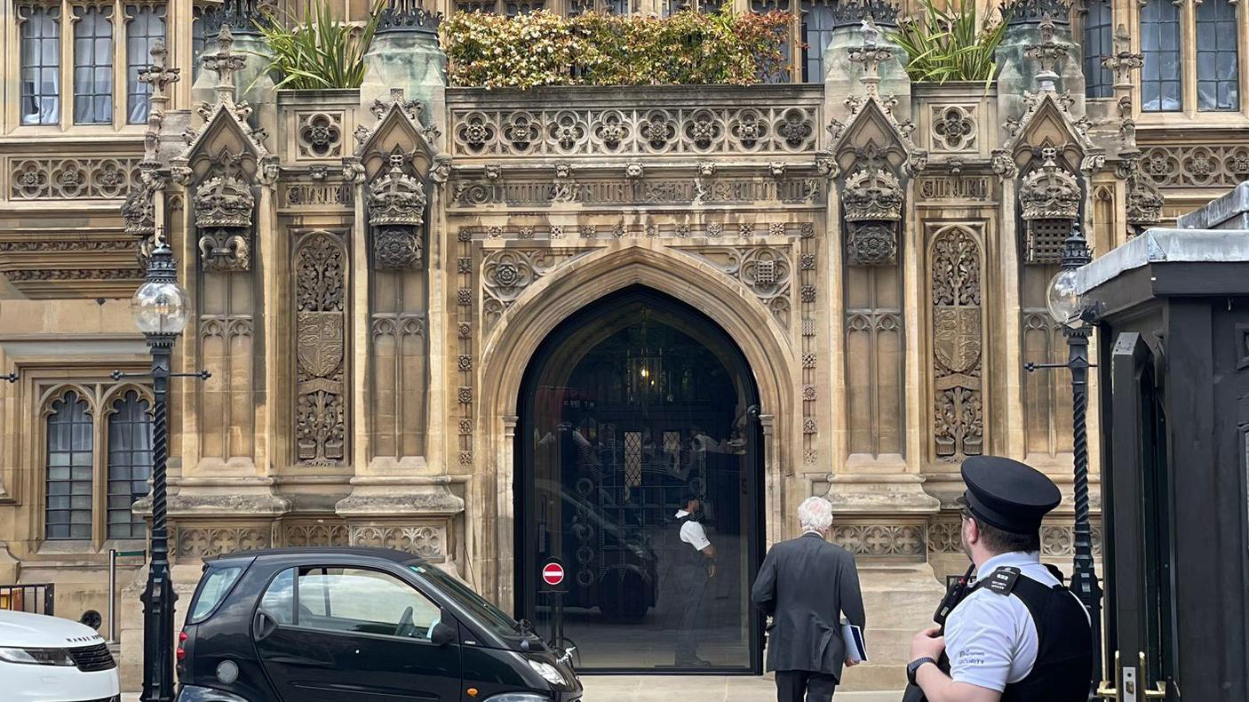 Peers criticise £9.6m House of Lords front door