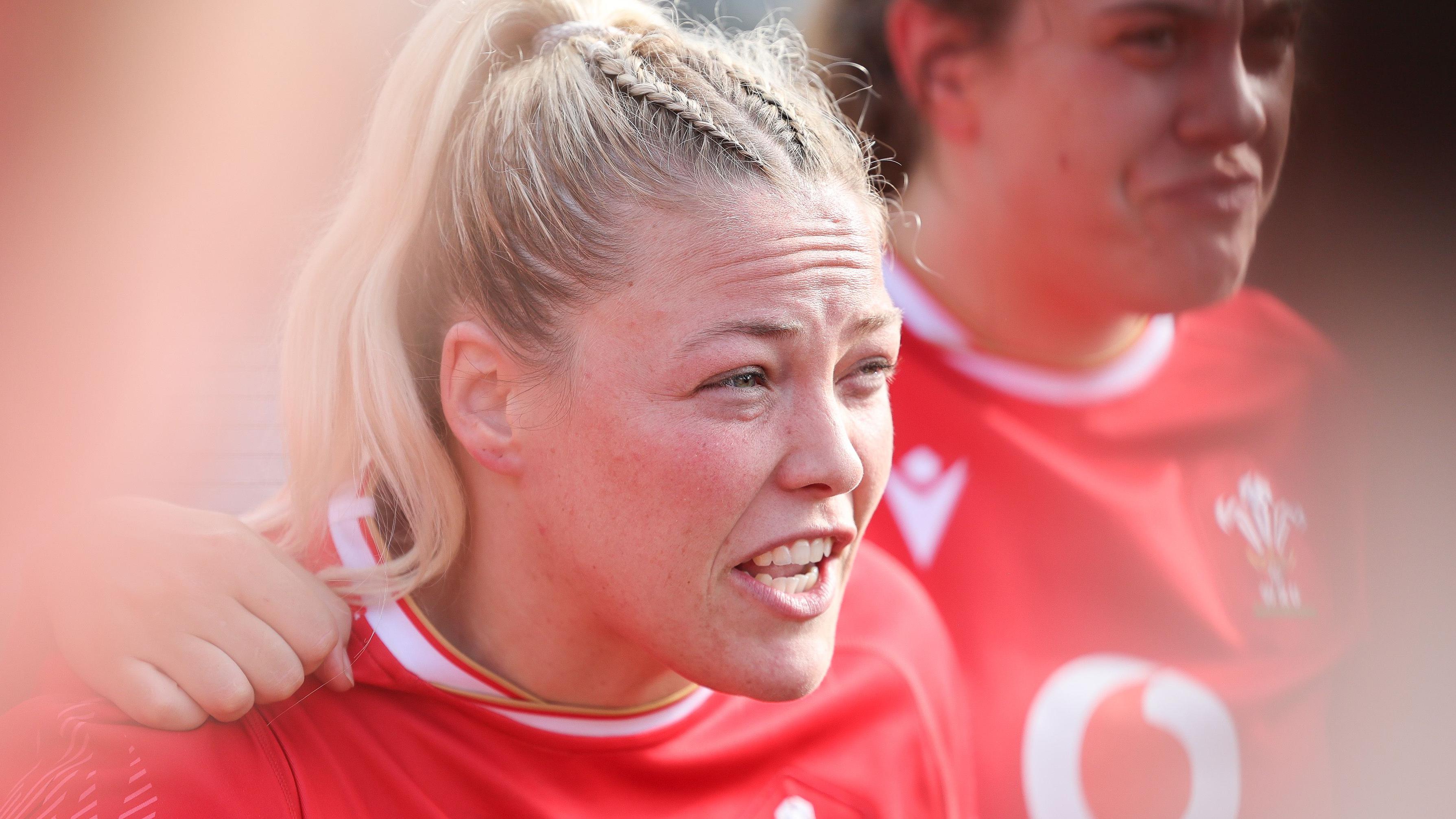 Onlyfans lourdes la rubia viva greeted me warmly from the