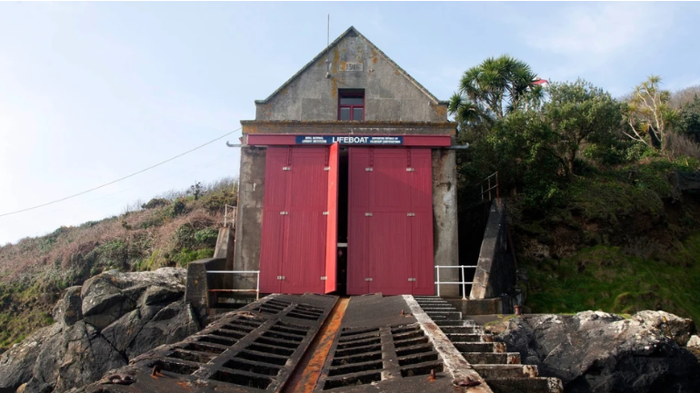 Cornwall's old Penlee lifeboat station to hold open days - BBC News