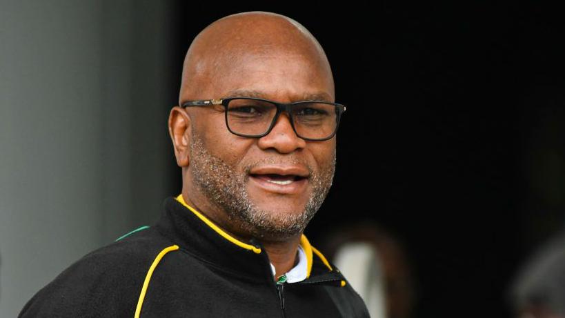 Nathi Mthethwa: South Africa's top diplomat in France found dead near Paris  hotel