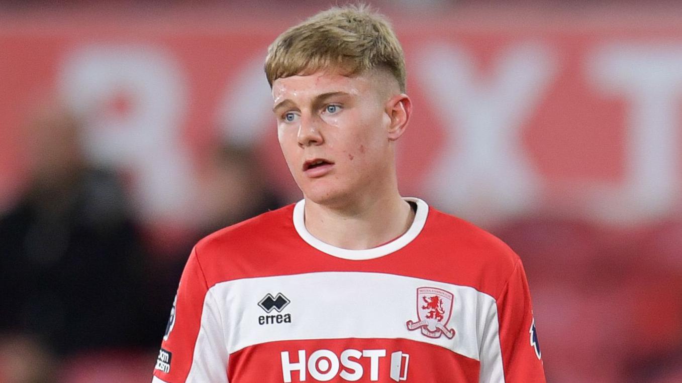 Charlie Lennon: Barnsley sign young Middlesbrough winger - BBC Sport