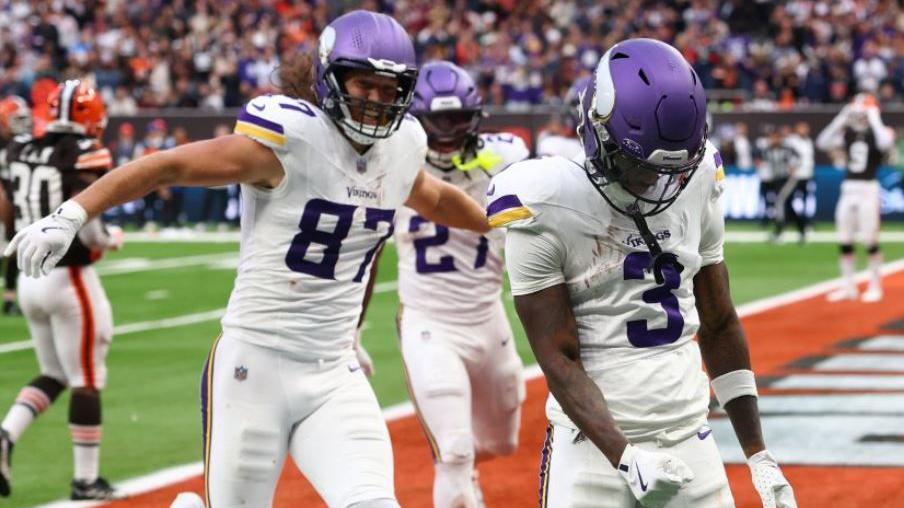 NFL London results: Minnesota Vikings snatch late 21-17 win over